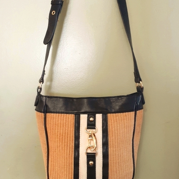 Victor Crossbody/shoulder bag - Picture 7 of 8